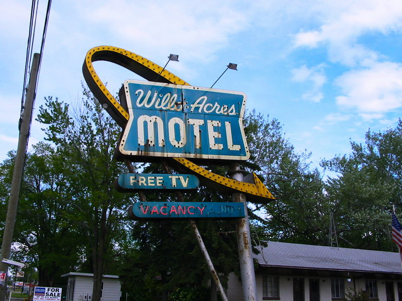 Willo-Acres Motel (Canton Inn and Suites)